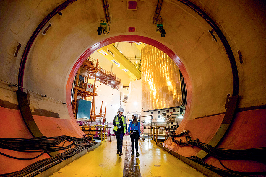 Intérieur du réacteur EPR de Flamanville, qui doit être mis en service en 2024, après bien des retards, juin 2022  © Sameer Ai-Doumy / AFP