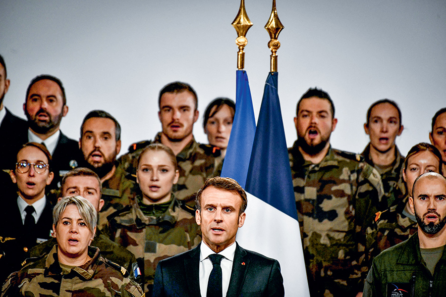 Emmanuel Macron présente ses vœux aux forces armées depuis la base aérienne 118 de Mont-de-Marsan, le 20 janvier 2023 © Amez Ugo/Pool/ABACA