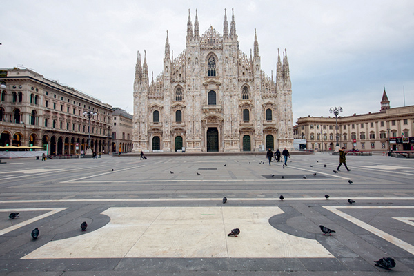À Milan, la piazza del Duomo déserte en raison de l’épidémie de coronavirus, 12 mars 2020
© Backgrid USA / Bestimage