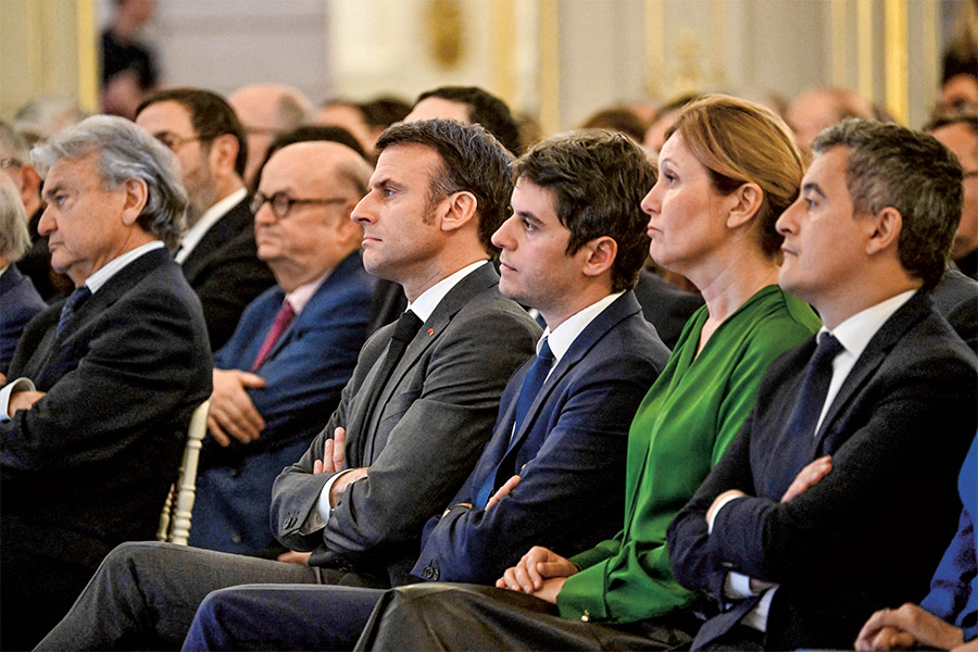 Le président, le Premier ministre et la présidente de l’Assemblée lors de la réception des 80 ans du Crif, à l’Élysée, le 18 mars 2024 © Eric Tschaen / Pool / Bestimage