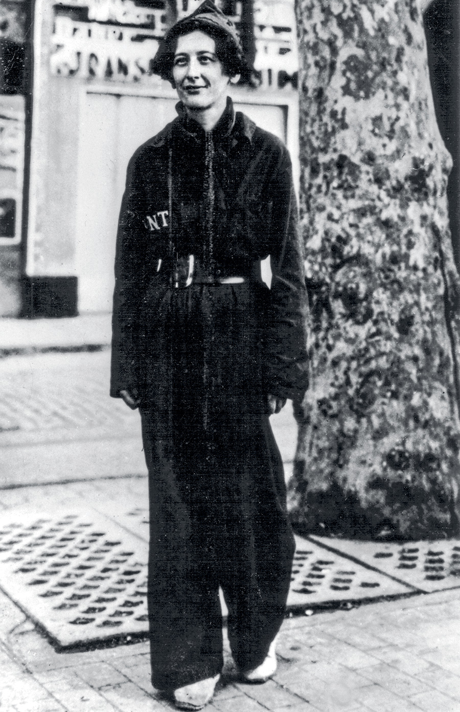Simone Weil à Barcelone, en 1936, lors de son engagement dans les brigades internationales © Stefano Bianchetti /  Bridgeman Images
