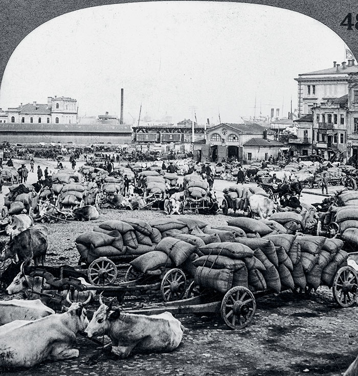 Sacs de blé destinés à l’exportation, Odessa, début du XXe siècle © Keystone-France