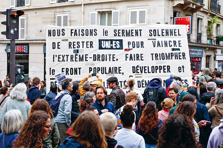 À Paris, le 15 juin 2024, manifestation menée à l’appel des syndicats contre la montée de l’extrême droite et la crise politique française © Valérie Dubois / Hans Lucas