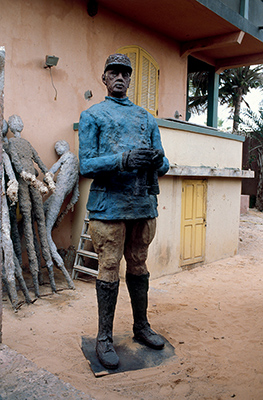 Le général de Gaulle par Ousmane Sow, avant son installation à Versailles, Dakar, 2008
© Béatrice Soulé / Roger-Viollet © ADAGP Paris, 2019