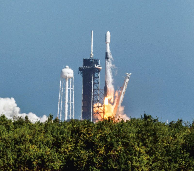 Lancement depuis Cap Canaveral, le 11 novembre 2024, du satellite de télécommunication Koreasat-6A, grâce au lanceur Falcon 9 de SpaceX, dont le premier étage sera récupéré © Scott Schilke/Sipa USA