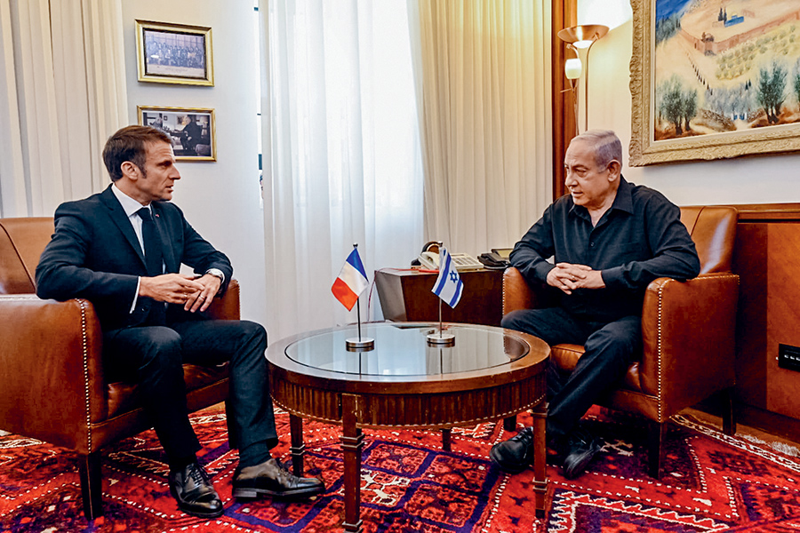 Emmanuel Macron et Benjamin Netanyahou, à Jérusalem le 24 octobre 2023. © EPN / Newscom / SIPA